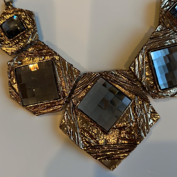 Statement necklace chunky design with sparkly square beads - Picture 4 of 6